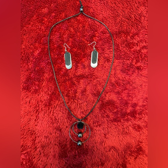 Necklace And Earrings - Picture 2 of 6